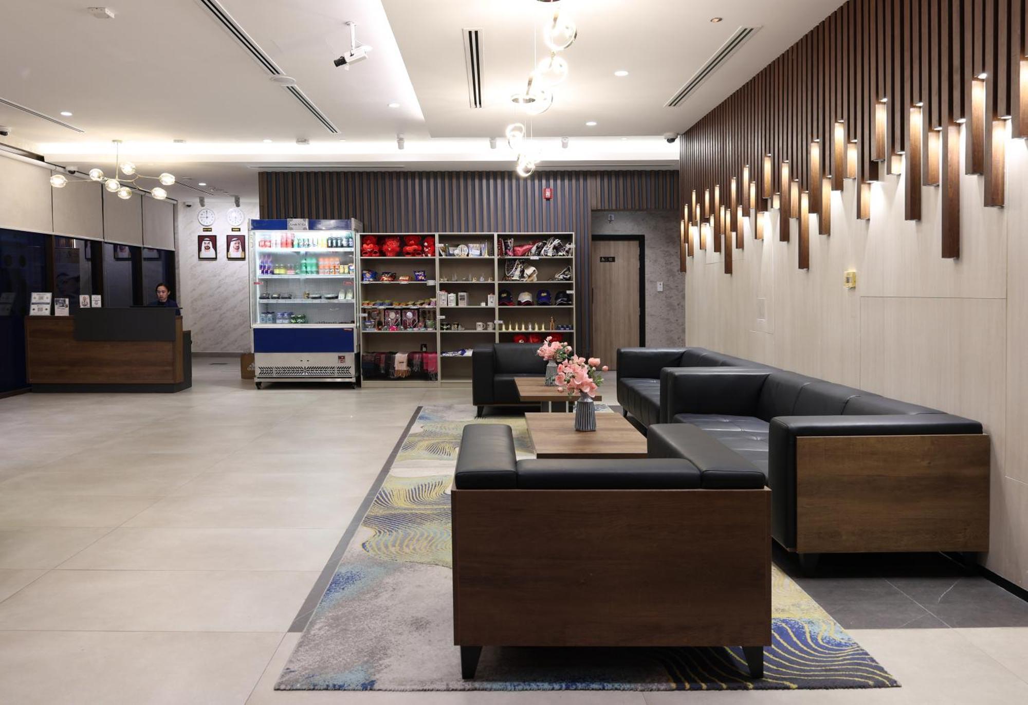 Kingsgate Canal Hotel By Millennium Дубай Екстериор снимка